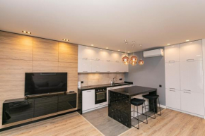18199 New York Concept House CHECK-IN 24-7